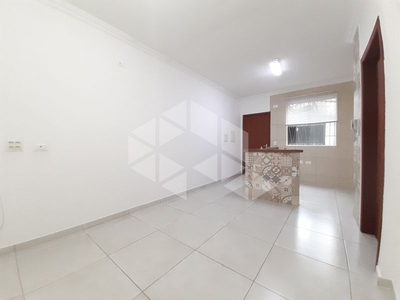 Apartamento com 2 Quartos e 2 banheiros para Alugar, 67 m² por R$ 1.590/Mês