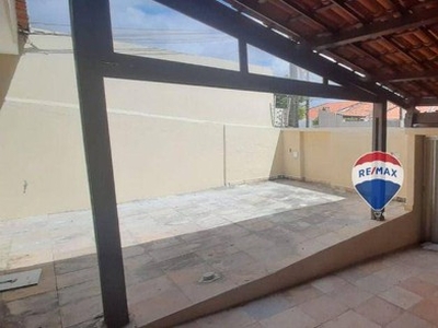 Casa com 3 dormitórios para alugar, 300 m² por R$ 2.800,00 - Cidade dos Funcionários - For