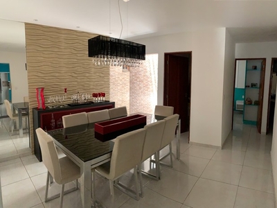 Casa de condomínio térrea para venda tem 200 metros quadrados com 3 quartos em Feitosa - M