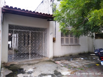 Casa para comércio ou residência no Centro de Fortaleza, Rua Agapito dos Santos