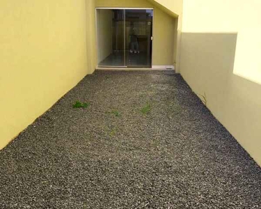 Casa sobreposta 3/4 sendo uma suíte localizada no Bairro Flor do Cerrado - Anápolis GO