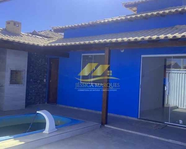 Linda casa de 2 quartos, área gourmet e piscina pronta para morar em Unamar - Cabo Frio