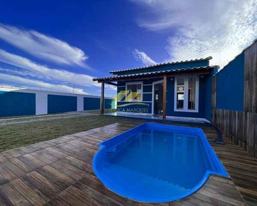 Linda casa pronta com 2 quartos, piscina e área gourmet em Unamar - Cabo Frio - RJ