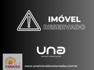 Casa com amplo quintal, com 03 quartos sendo 01 suíte e 02 vagas de garagem para locação no pilarzinho.