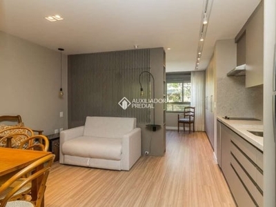 Loft com 1 quarto para alugar na avenida lageado, 615, petrópolis, porto alegre, 45 m2 por r$ 3.850