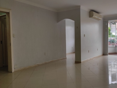 Apartamento em Canto, Florianópolis/SC de 101m² 3 quartos à venda por R$ 434.000,00