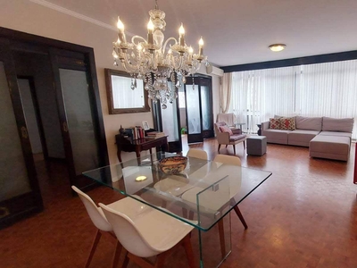 Apartamento em Gonzaga, Santos/SP de 180m² 3 quartos à venda por R$ 929.000,00