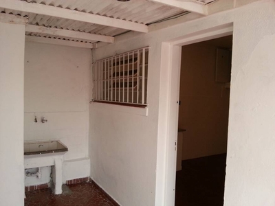 Casa com 3 Quartos e 2 banheiros para Alugar, 140 m² por R$ 2.700/Mês