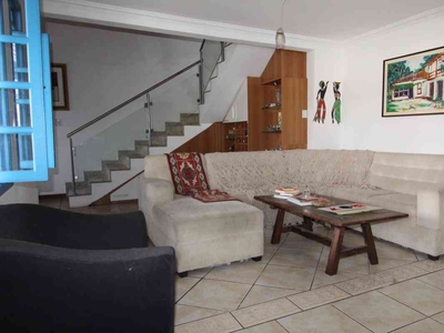 Casa com 4 quartos à venda no bairro Alípio de Melo, 187m²