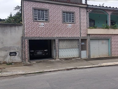 Casa em Alcântara, São Gonçalo/RJ de 200m² 3 quartos à venda por R$ 999.000,00
