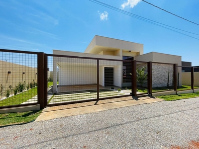 Casa em Asa Norte, Brasília/DF de 210m² 3 quartos à venda por R$ 889.000,00