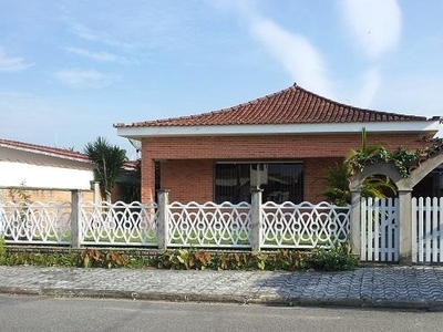 Casa em Balneário Flórida, Praia Grande/SP de 272m² 5 quartos à venda por R$ 719.800,00