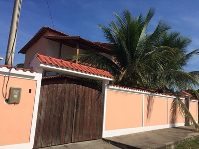 Casa em Caxito, Maricá/RJ de 197m² 3 quartos à venda por R$ 402.000,00