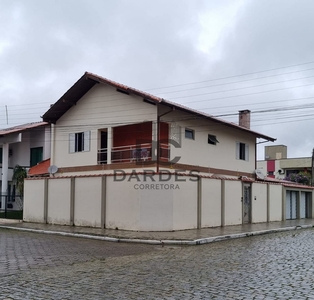 Casa em Centro, Balneário Camboriú/SC de 200m² 5 quartos à venda por R$ 2.014.000,00