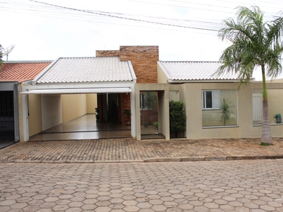 Casa em Centro, Loanda/PR de 191m² 3 quartos à venda por R$ 899.000,00
