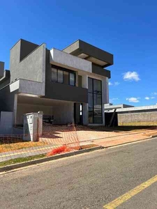 Casa em Condomínio com 4 quartos à venda no bairro Portal do Sol Green, 407m²