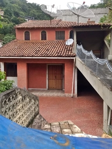 Casa em Cubango, Niterói/RJ de 260m² 5 quartos à venda por R$ 549.000,00