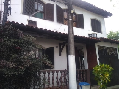 Casa em Galo Branco, São Gonçalo/RJ de 66m² 3 quartos à venda por R$ 239.000,00