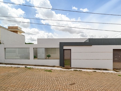 Casa em Guará I, Brasília/DF de 310m² 3 quartos à venda por R$ 1.749.000,00