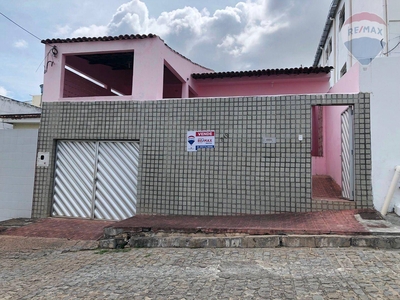 Casa em Indianópolis, Caruaru/PE de 168m² 5 quartos à venda por R$ 369.000,00
