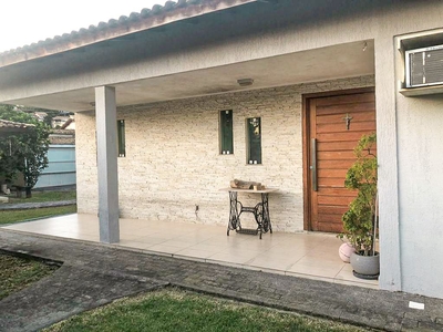 Casa em Itaipu, Niterói/RJ de 126m² 4 quartos à venda por R$ 889.000,00