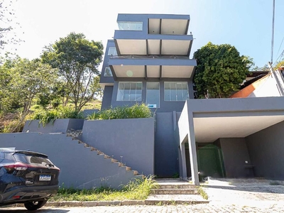 Casa em Pendotiba, Niterói/RJ de 436m² 5 quartos à venda por R$ 1.389.000,00