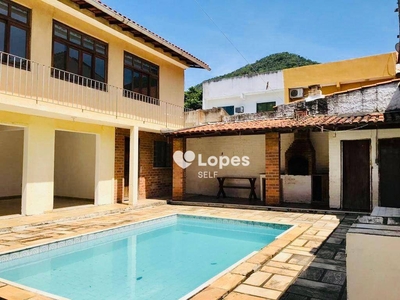 Casa em Piratininga, Niterói/RJ de 450m² 8 quartos à venda por R$ 889.000,00