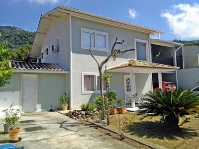 Casa em Piratininga, Niterói/RJ de 370m² 3 quartos à venda por R$ 2.099.000,00