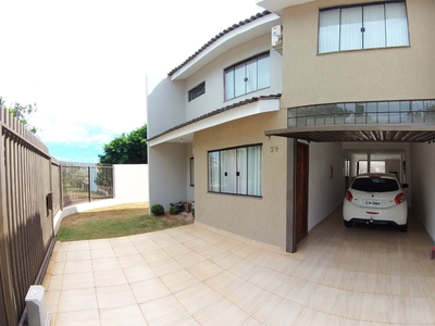 Casa em Recanto Tropical, Cascavel/PR de 170m² 3 quartos à venda por R$ 719.000,00