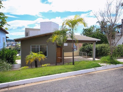 Casa em Residencial Santa Helena, Bragança Paulista/SP de 300m² 4 quartos à venda por R$ 1.399.000,00