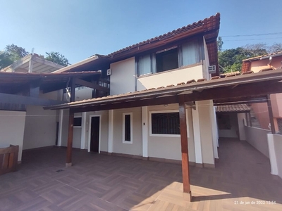 Casa em Rio do Ouro, São Gonçalo/RJ de 260m² 3 quartos à venda por R$ 449.000,00