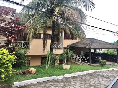 Casa em Sapê, Niterói/RJ de 380m² 3 quartos à venda por R$ 719.000,00