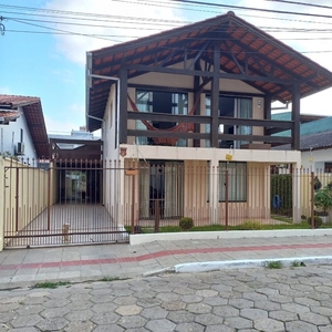 Casa em São João, Itajaí/SC de 200m² 3 quartos à venda por R$ 904.000,00