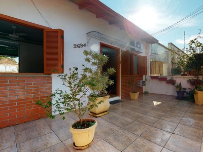 Casa em Tristeza, Porto Alegre/RS de 330m² 5 quartos à venda por R$ 649.000,00