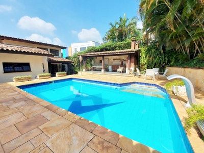 Casa em Vila Santo Antônio, Cotia/SP de 480m² 3 quartos à venda por R$ 1.779.000,00