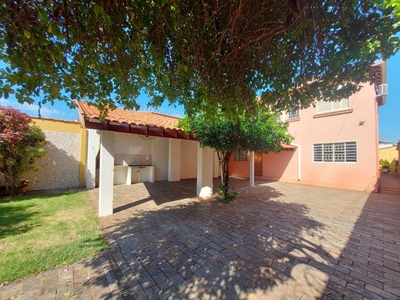 Casa em Vila Tibério, Ribeirão Preto/SP de 195m² 4 quartos à venda por R$ 629.000,00
