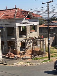 Sobrado em Estrela, Ponta Grossa/PR de 210m² à venda por R$ 939.000,00