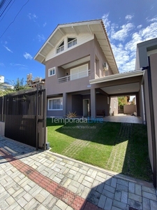 CASA PARA FAMILIA Á 100 METROS DA PRAIA DE MARISCAL