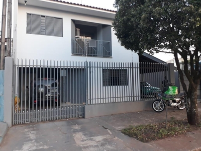 Casa em Conjunto Residencial Branca Vieira, Maringá/PR de 195m² 1 quartos à venda por R$ 379.000,00