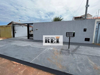 Casa em Loteamento Gameleira, Rio Verde/GO de 180m² 3 quartos para locação R$ 2.800,00/mes