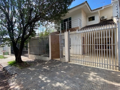 Casa em Parque Lagoa Dourada, Maringá/PR de 162m² 3 quartos à venda por R$ 589.000,00