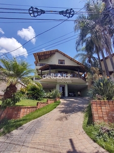 Casa em Planalto, Belo Horizonte/MG de 330m² 5 quartos à venda por R$ 1.199.000,00