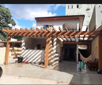 Casa em Zona 07, Maringá/PR de 130m² 2 quartos à venda por R$ 629.000,00