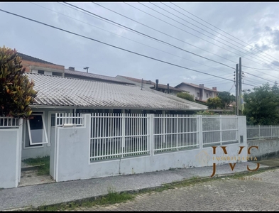 Apartamento no Bairro Garcia em Blumenau com 4 Dormitórios (1 suíte) e 110 m²