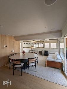 Apartamento à venda em Itaim Bibi com 220 m², 3 quartos, 2 suítes, 4 vagas