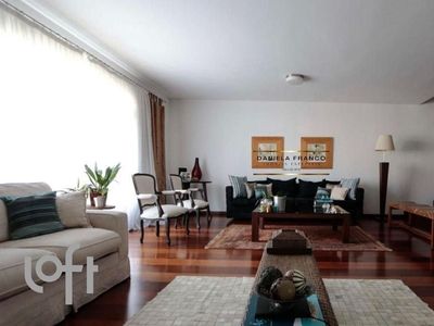 Apartamento à venda em Morumbi com 211 m², 3 quartos, 3 suítes, 4 vagas