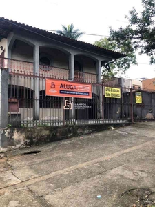 Casa com 5 quartos para alugar no bairro Ouro Preto, 295m²