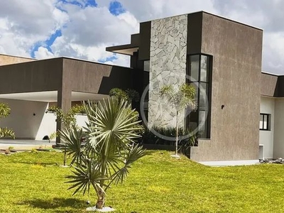 Casa para venda no Condomínio Villágio Baiocchi com área total de 1001 m² sendo 321 m² de