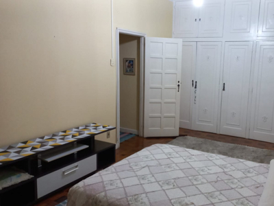 Alugo quarto 25 m individual em casa na Tijuca proximo metro
