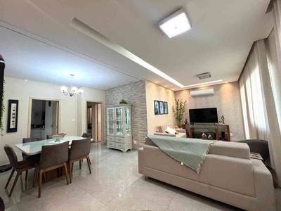 Casa com 4 quartos à venda no bairro Glória, 360m²